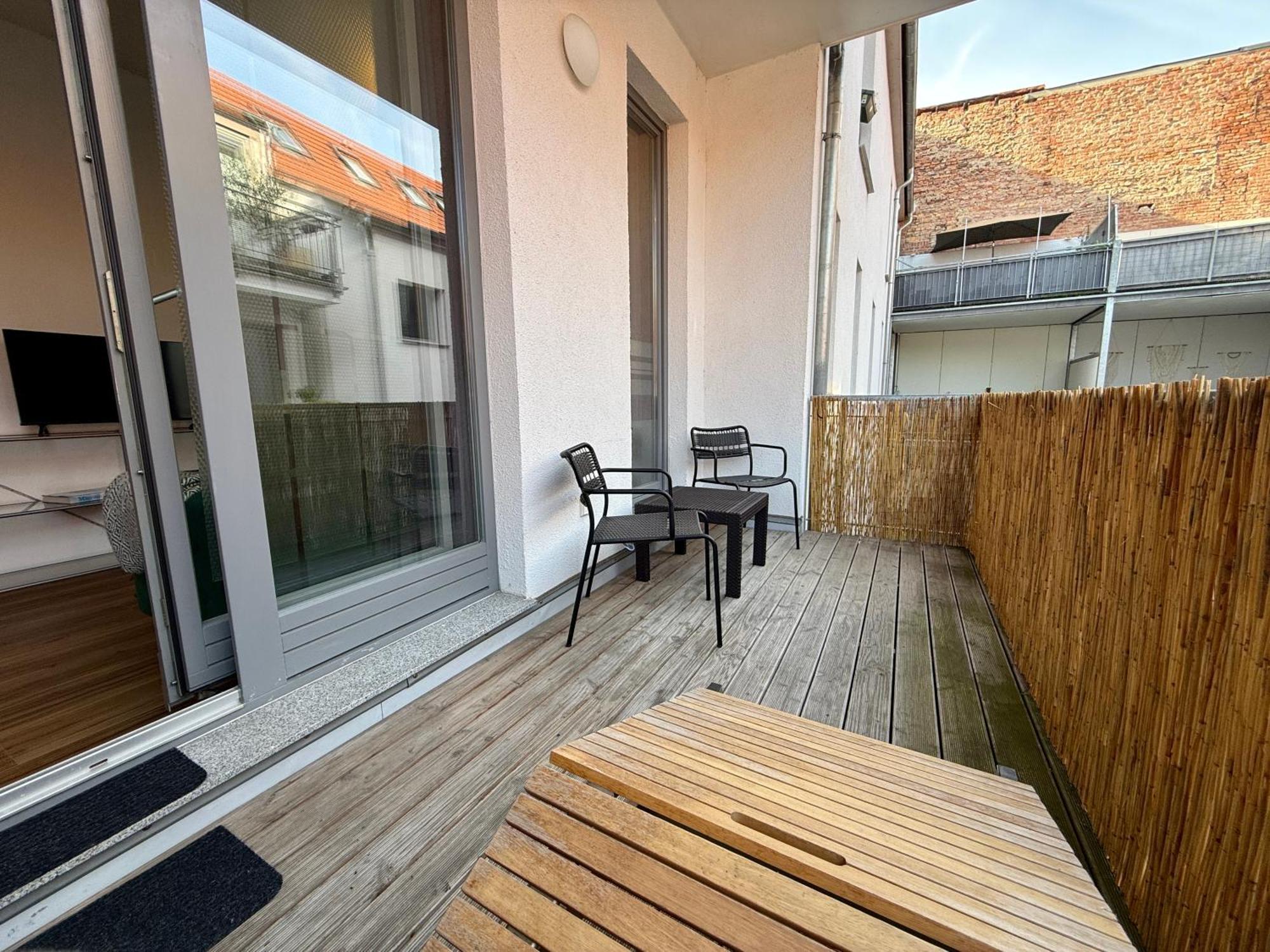 Balkon, Zentral, Modern, Erfurt City エクステリア 写真
